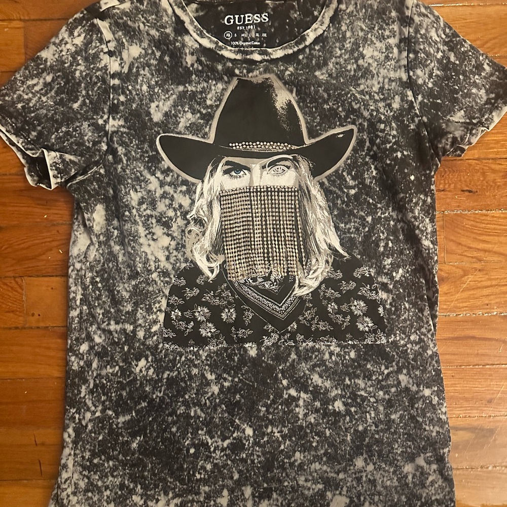GUESS Black and White Graphic T-Shirt
